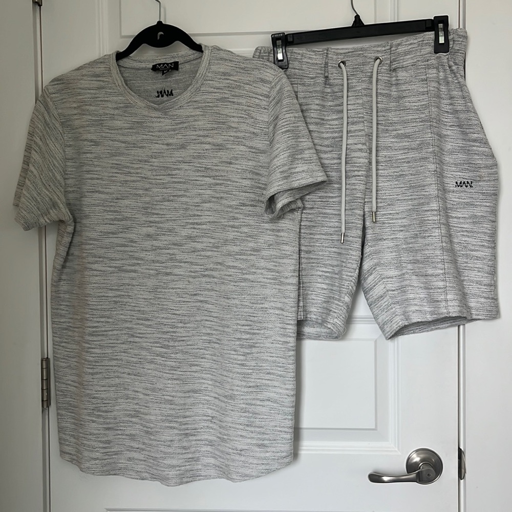 Boohoo Man textured 2-piece set